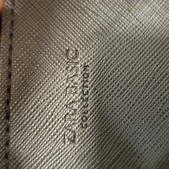 Zara Basics Collection Faux leather black bag. - Picture 4 of 8